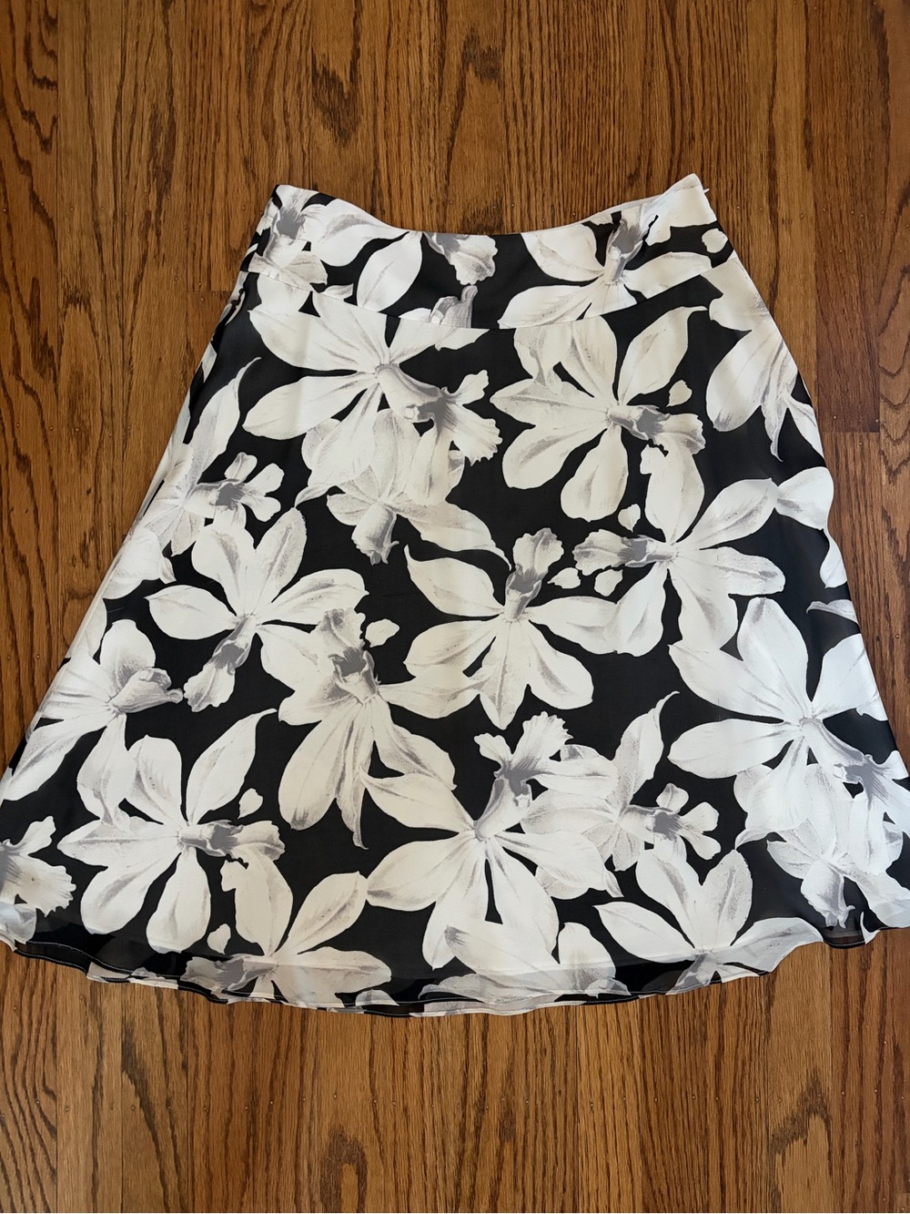 Banana Republic Black & White Floral A-Line Skirt